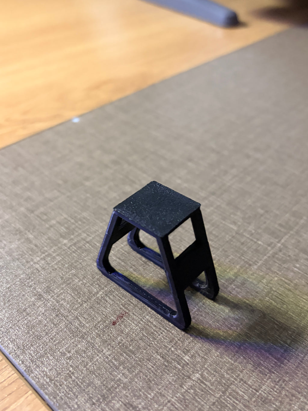 emote stand